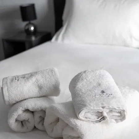 The Cozy Cube - With Patio Szaloniki