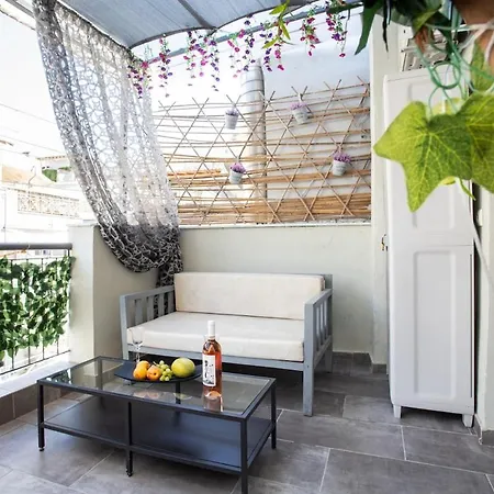 The Cozy Cube - With Patio