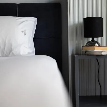 The Cozy Cube - With Patio * Thessaloniki