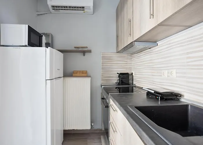 The Cozy Cube - With Patio