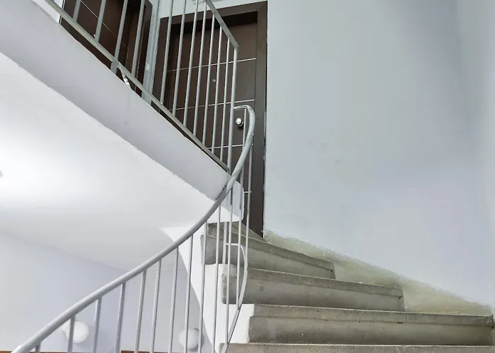 公寓 The Cozy Cube - With Patio *