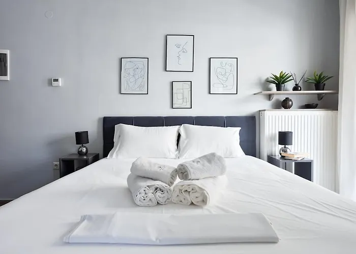 The Cozy Cube - With Patio * 塞萨洛尼基