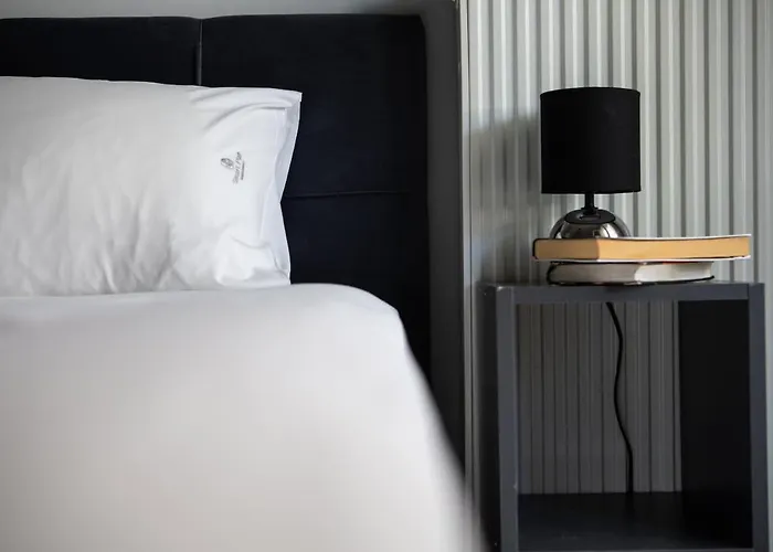 The Cozy Cube - With Patio * 塞萨洛尼基