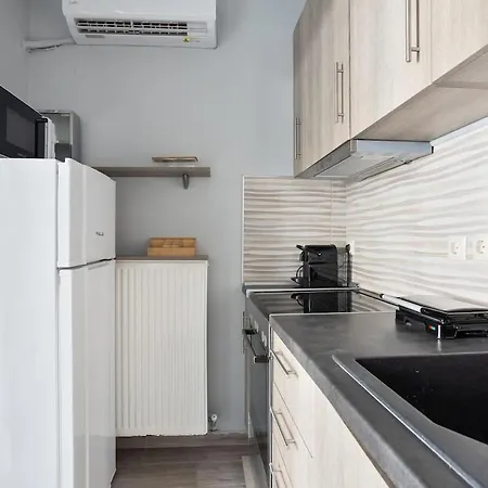 The Cozy Cube - With Patio