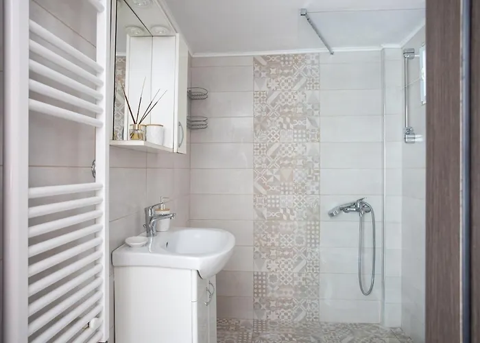 The Cozy Cube - With Patio Appartamento Salonicco
